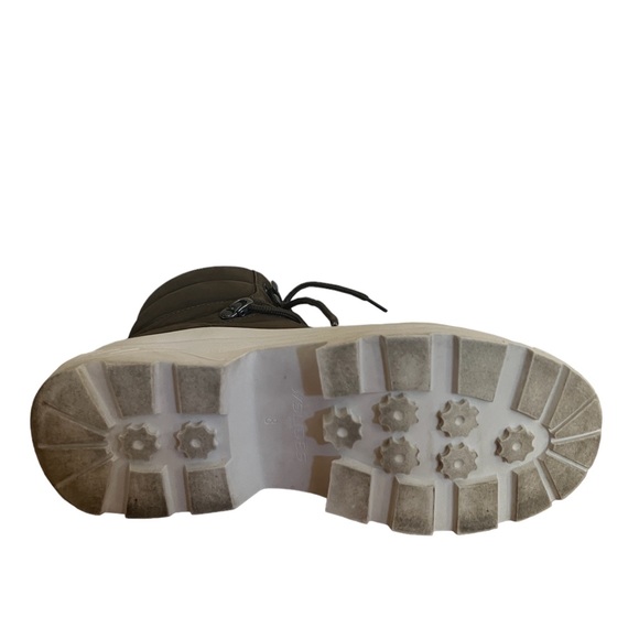 JSlides Reign Khaki Nubuck Boot - Size 8 - Picture 4 of 4